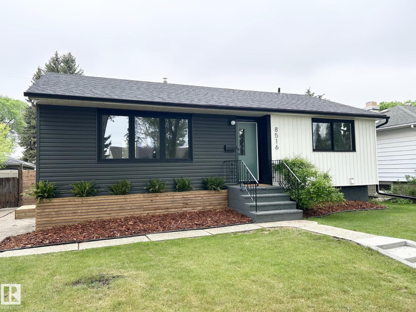 8516 64 AV NW — photo 4