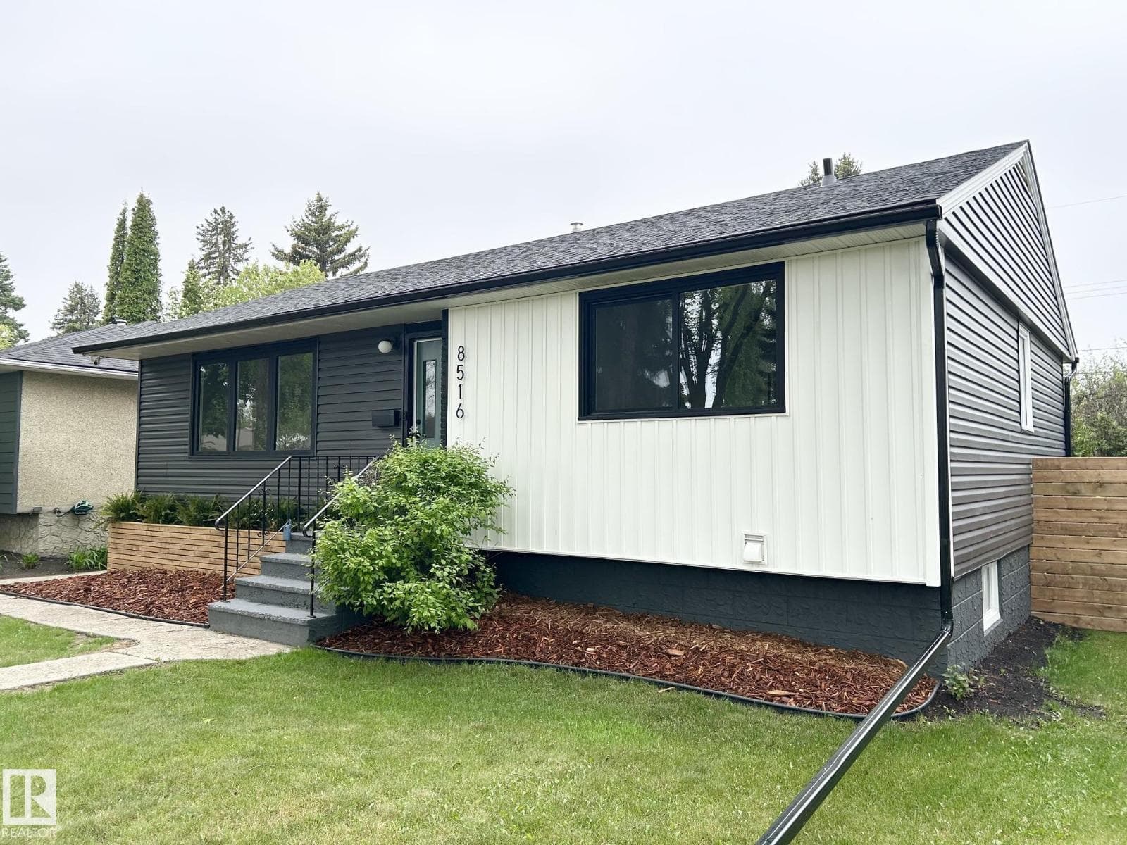 8516 64 AV NW — photo 5