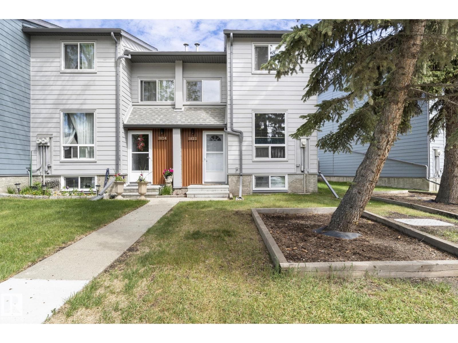 3122 142 AV NW — photo 2