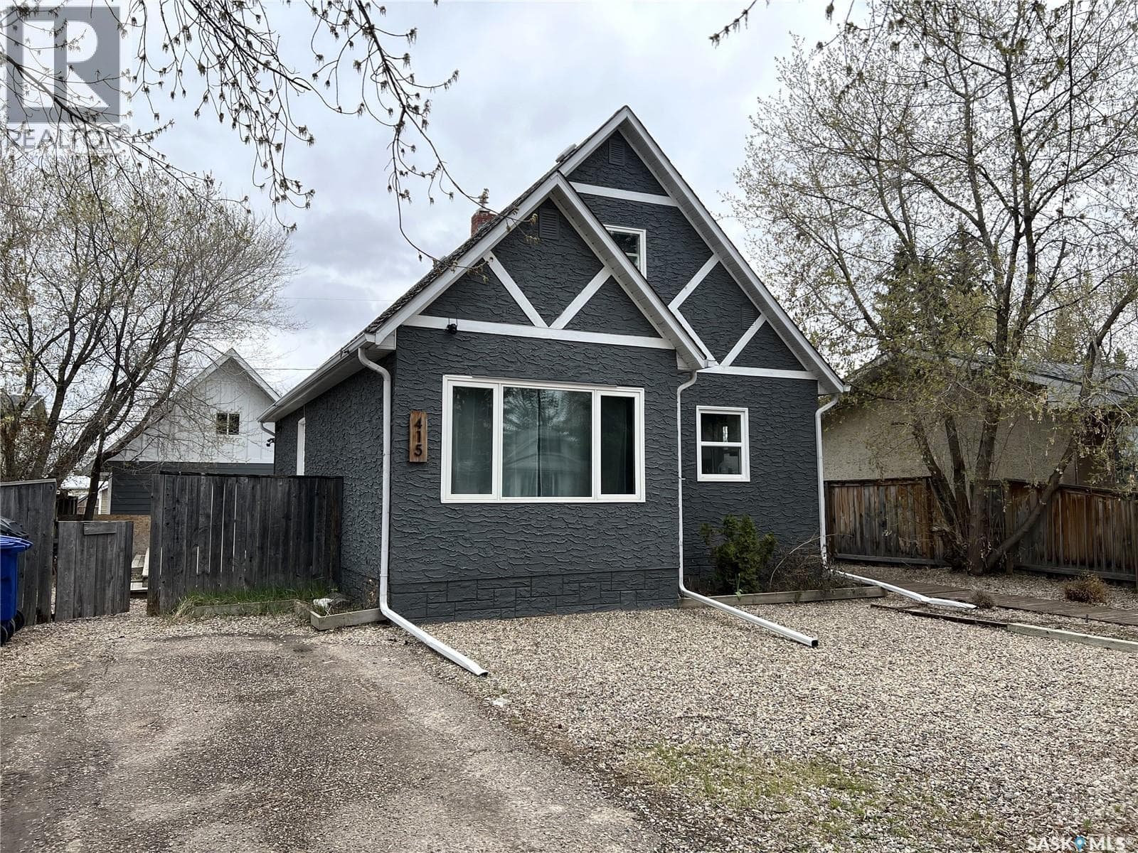 415 3rd STREET W