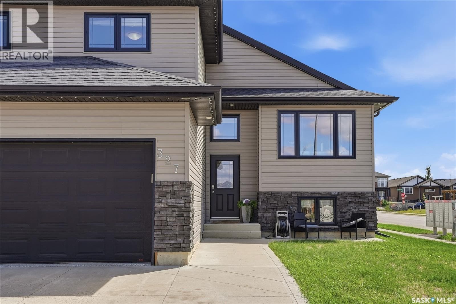 327 Roy CRESCENT — photo 3