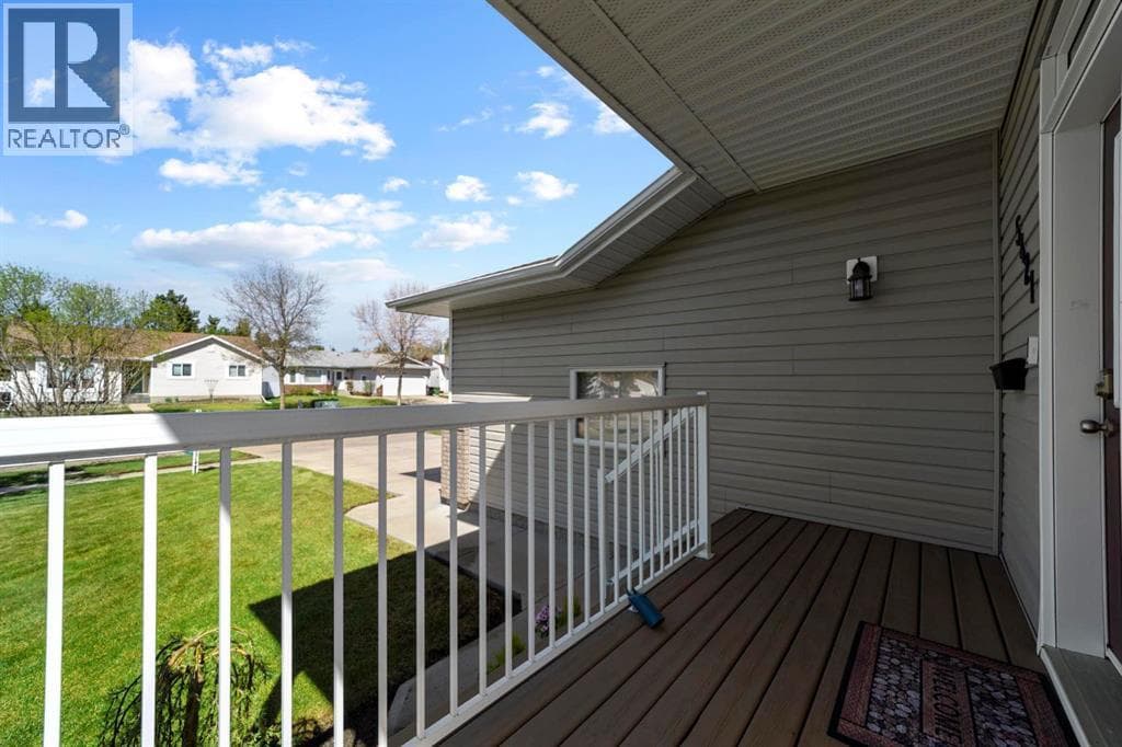 5421 60 Street — photo 2