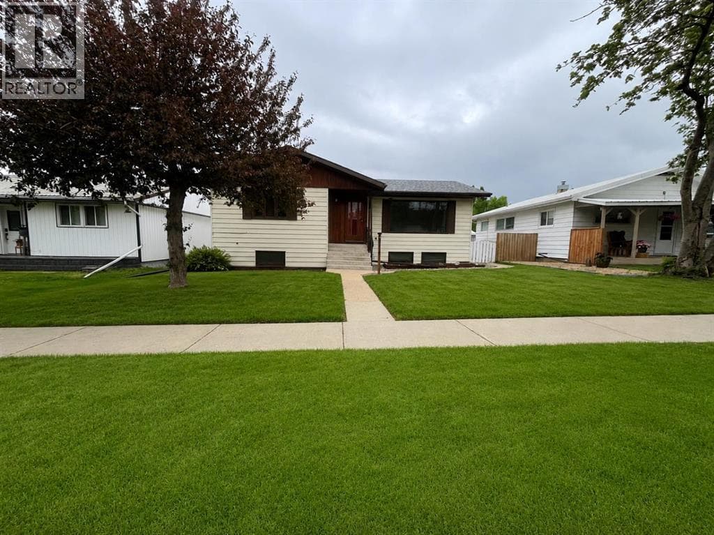 5112 55 Ave — photo 2