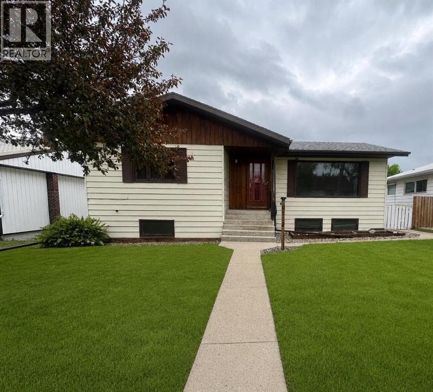 5112 55 Ave
