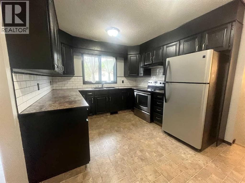 5112 55 Ave — photo 5