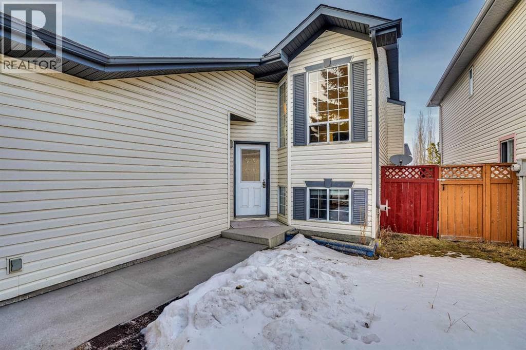 170 Citadel Gardens NW — photo 2