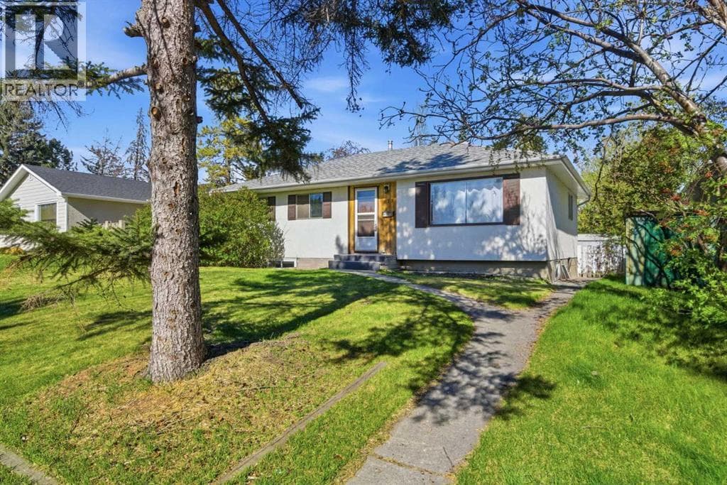 173 Gordon Drive SW — photo 2