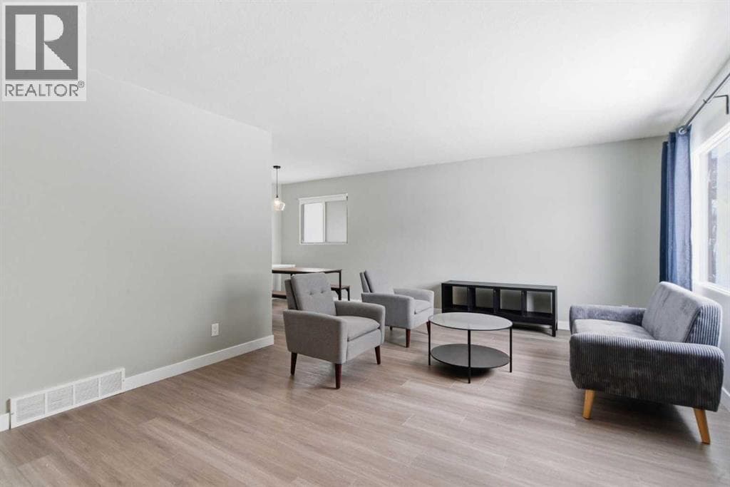 173 Gordon Drive SW — photo 5