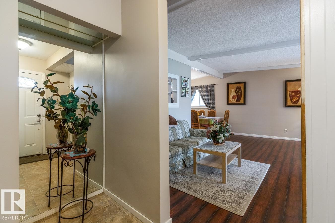 6303 89 AV NW — photo 3