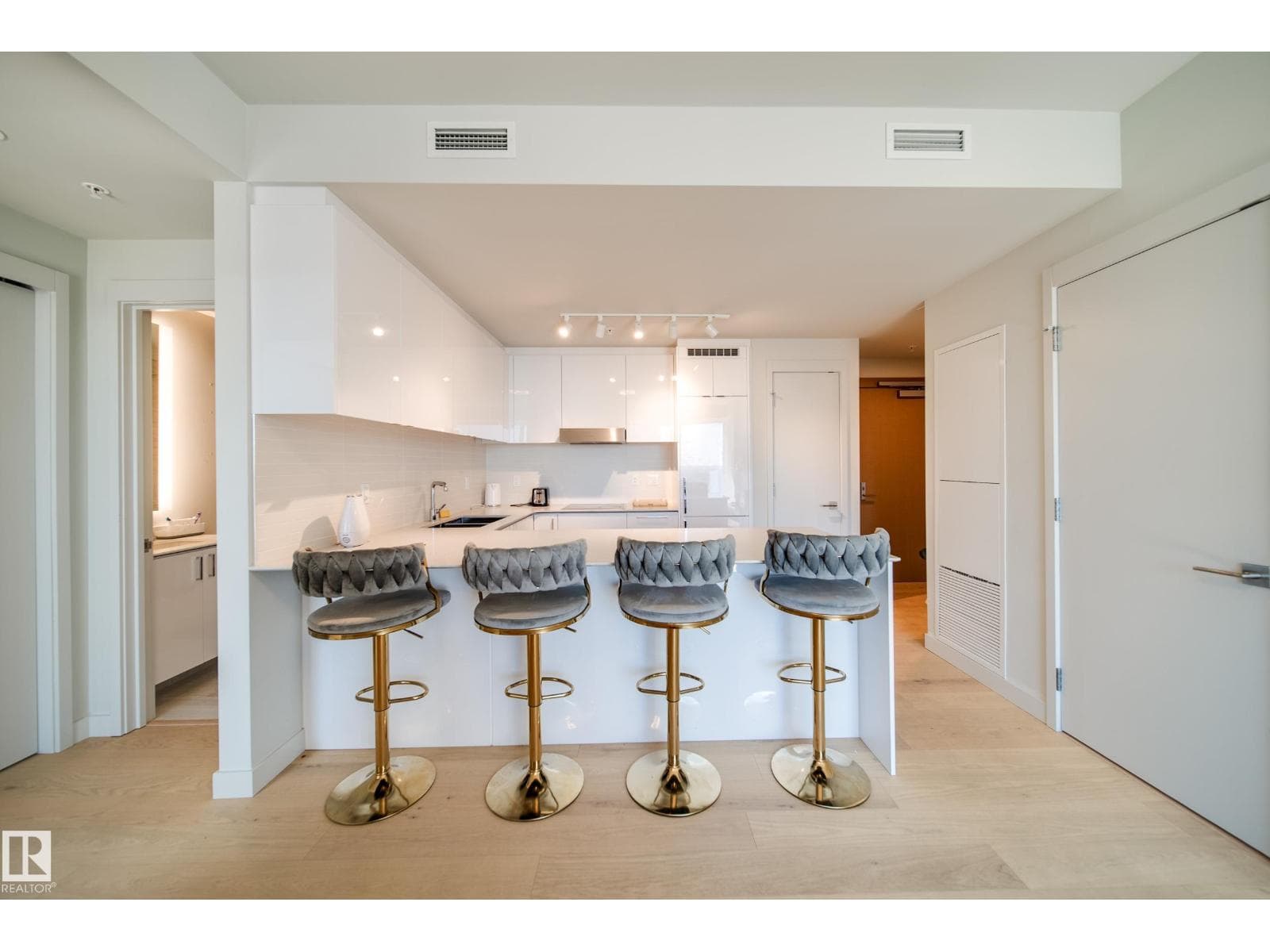 #3505 10360 102 ST NW — photo 2
