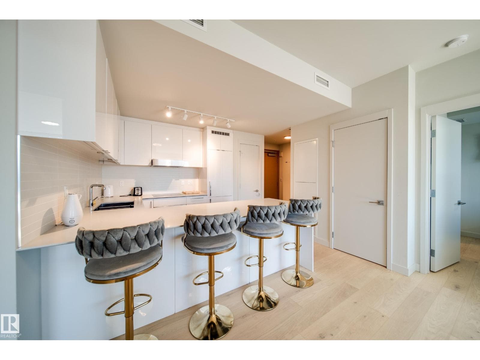 #3505 10360 102 ST NW — photo 3