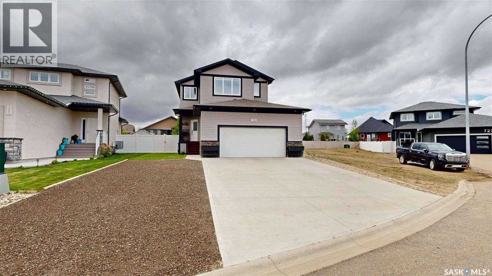 723 Aspen CRESCENT