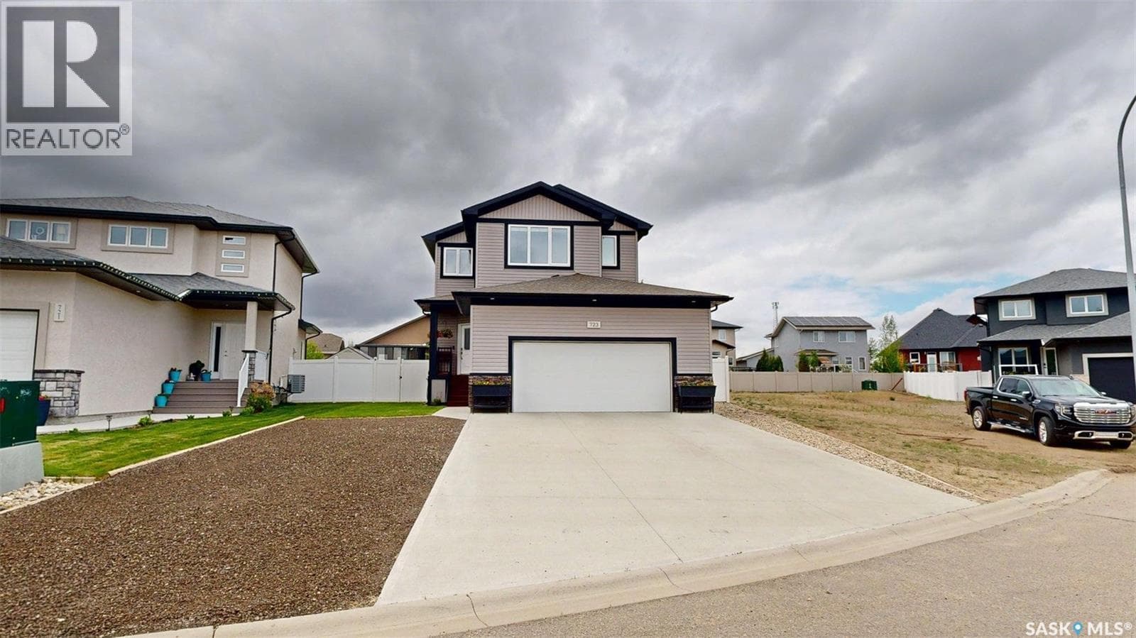 723 Aspen CRESCENT — photo 2