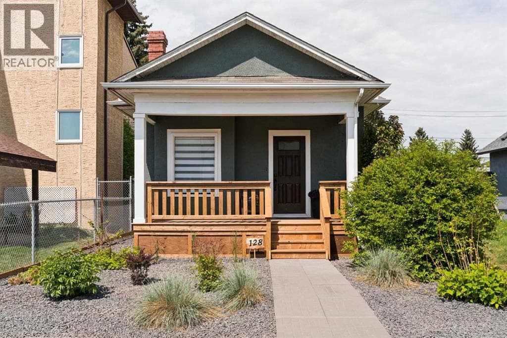 128 18 Avenue NE — photo 2