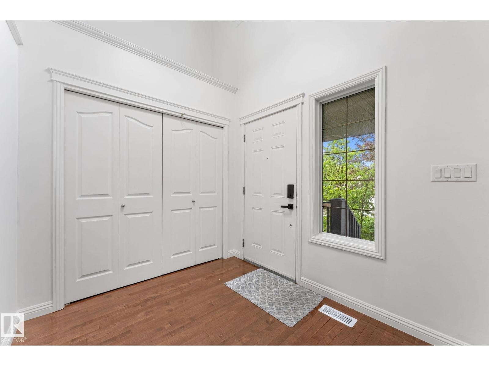 1951 120 ST SW — photo 3