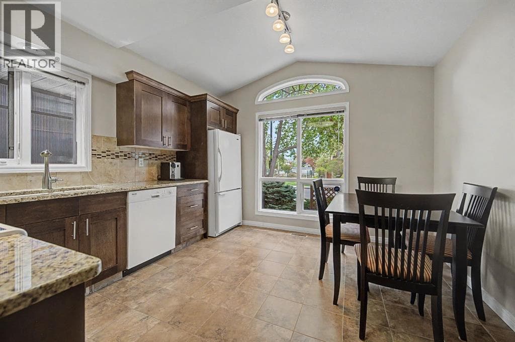 1206 19 Avenue NW — photo 3