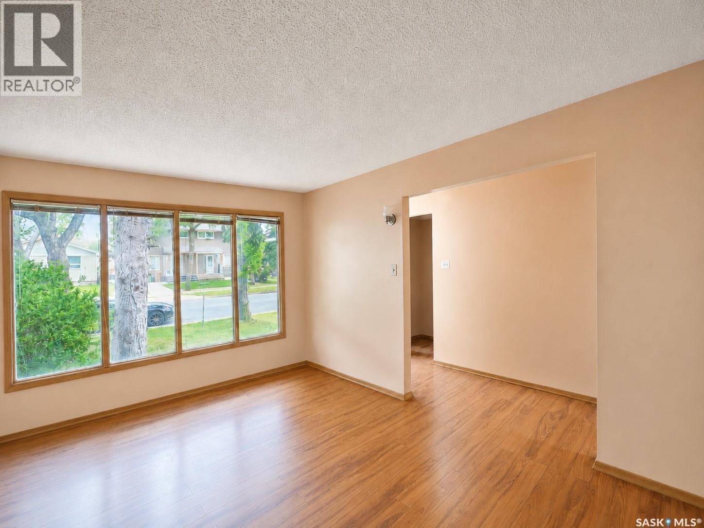 1420 Grosvenor STREET — photo 4