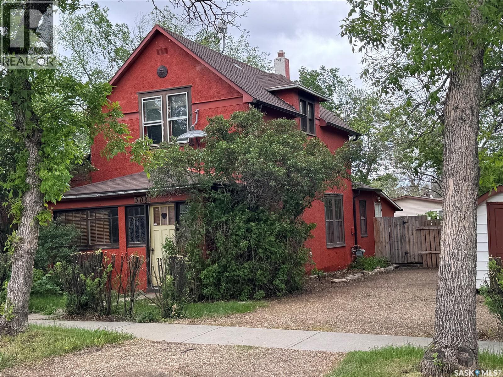 308 5th AVENUE W