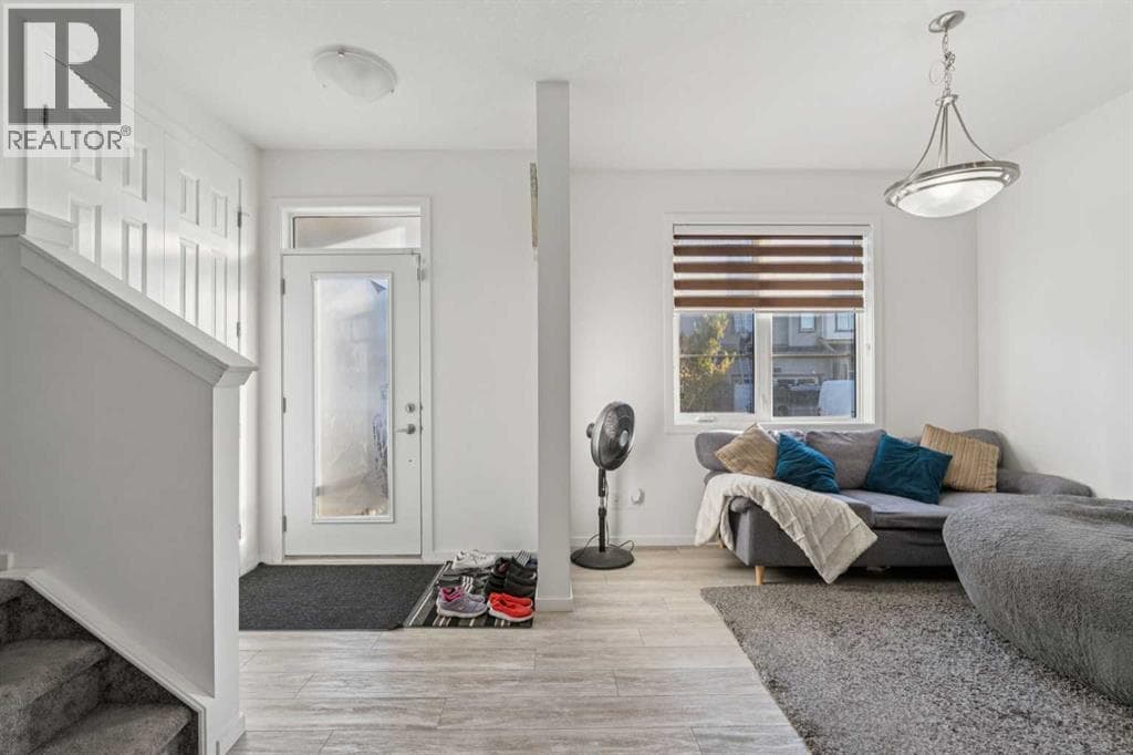 223 Carrington Circle NW — photo 3