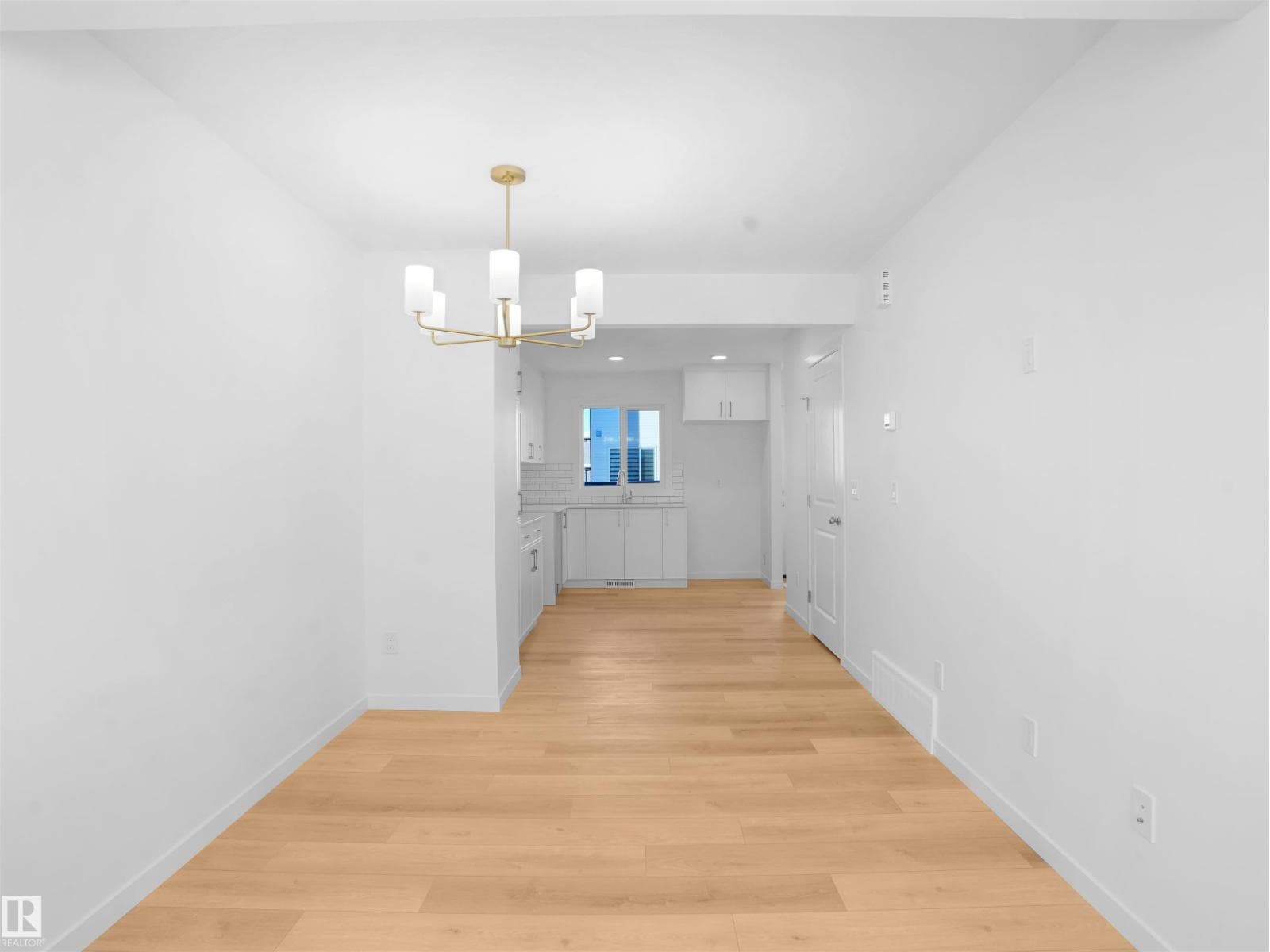 2115 210 ST NW — photo 5