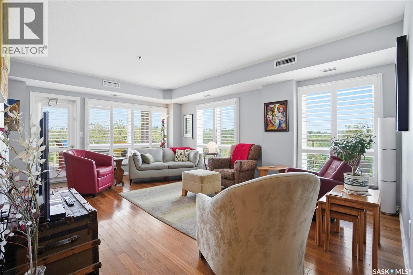 408 902 Spadina CRESCENT E — photo 2