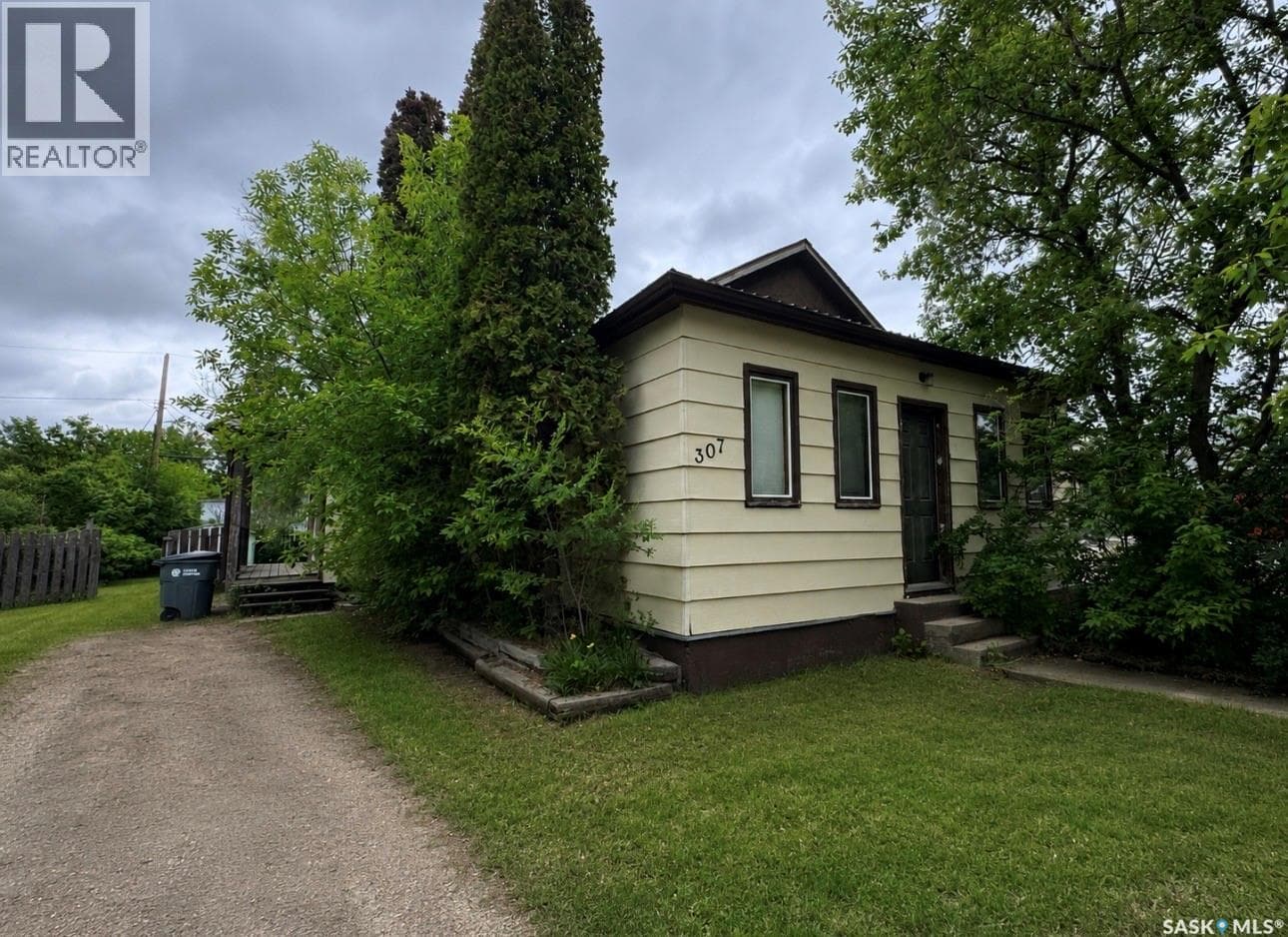 307 5th AVENUE W