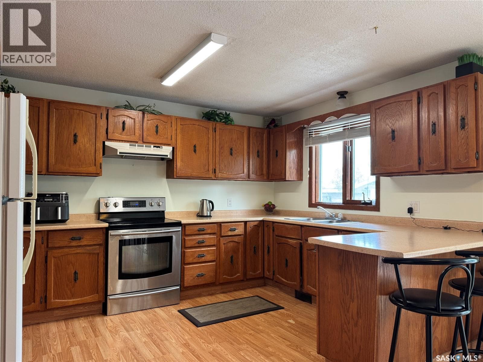 709 Broadway STREET — photo 2