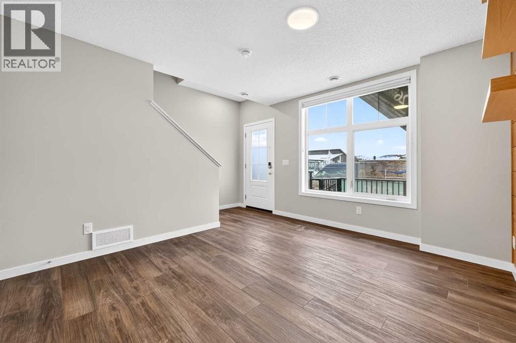 589 Mahogany Road SE — photo 5