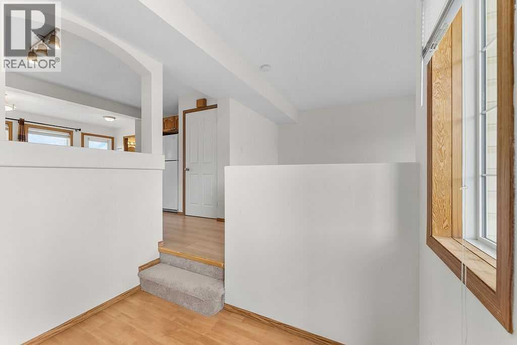 108 Everstone Rise SW — photo 2