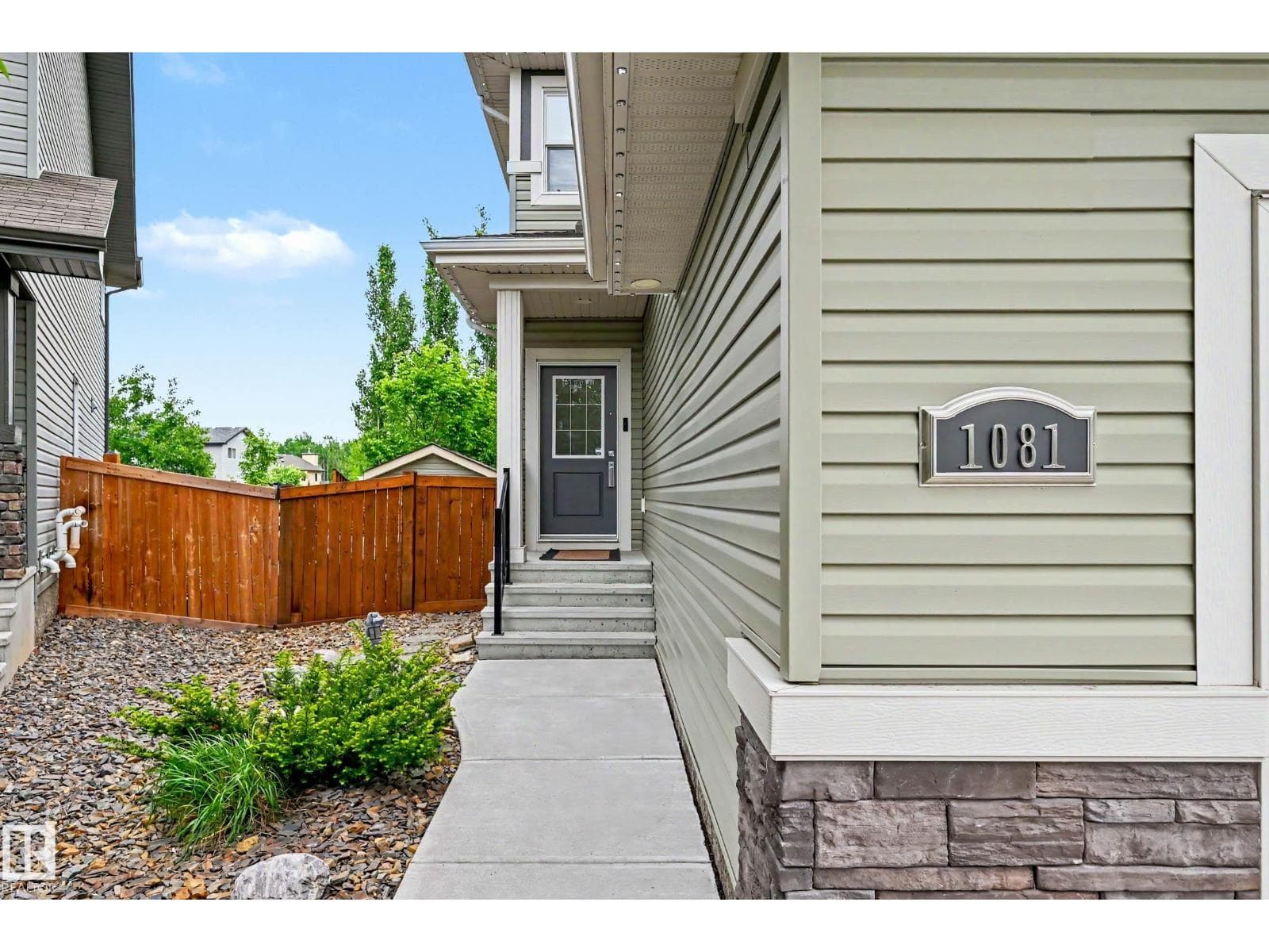 1081 SOUTH CREEK WD — photo 2