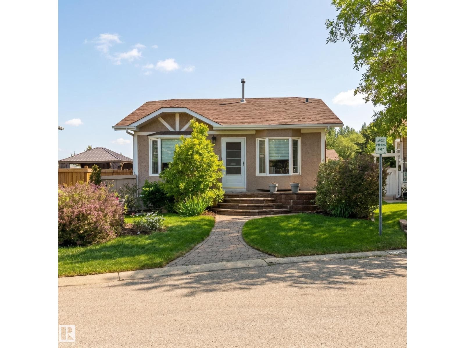 43 WESTLAKE DR