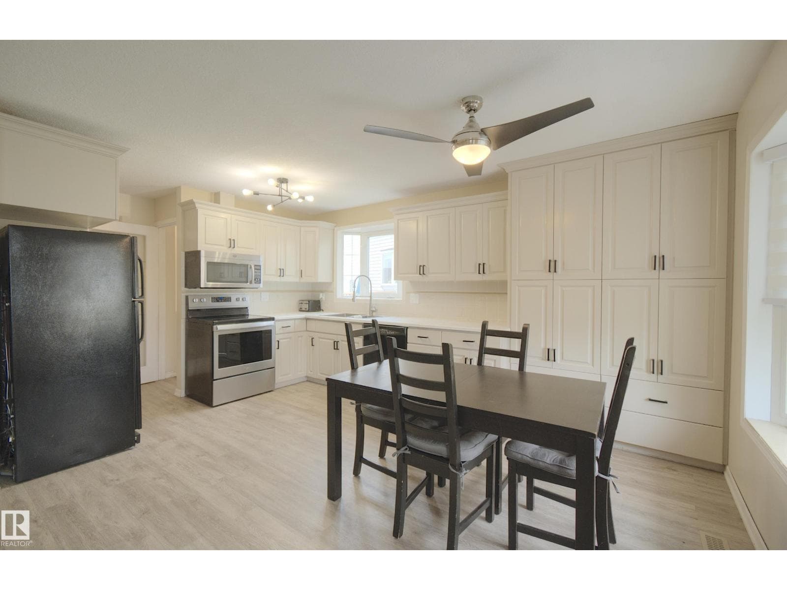 43 WESTLAKE DR — photo 2