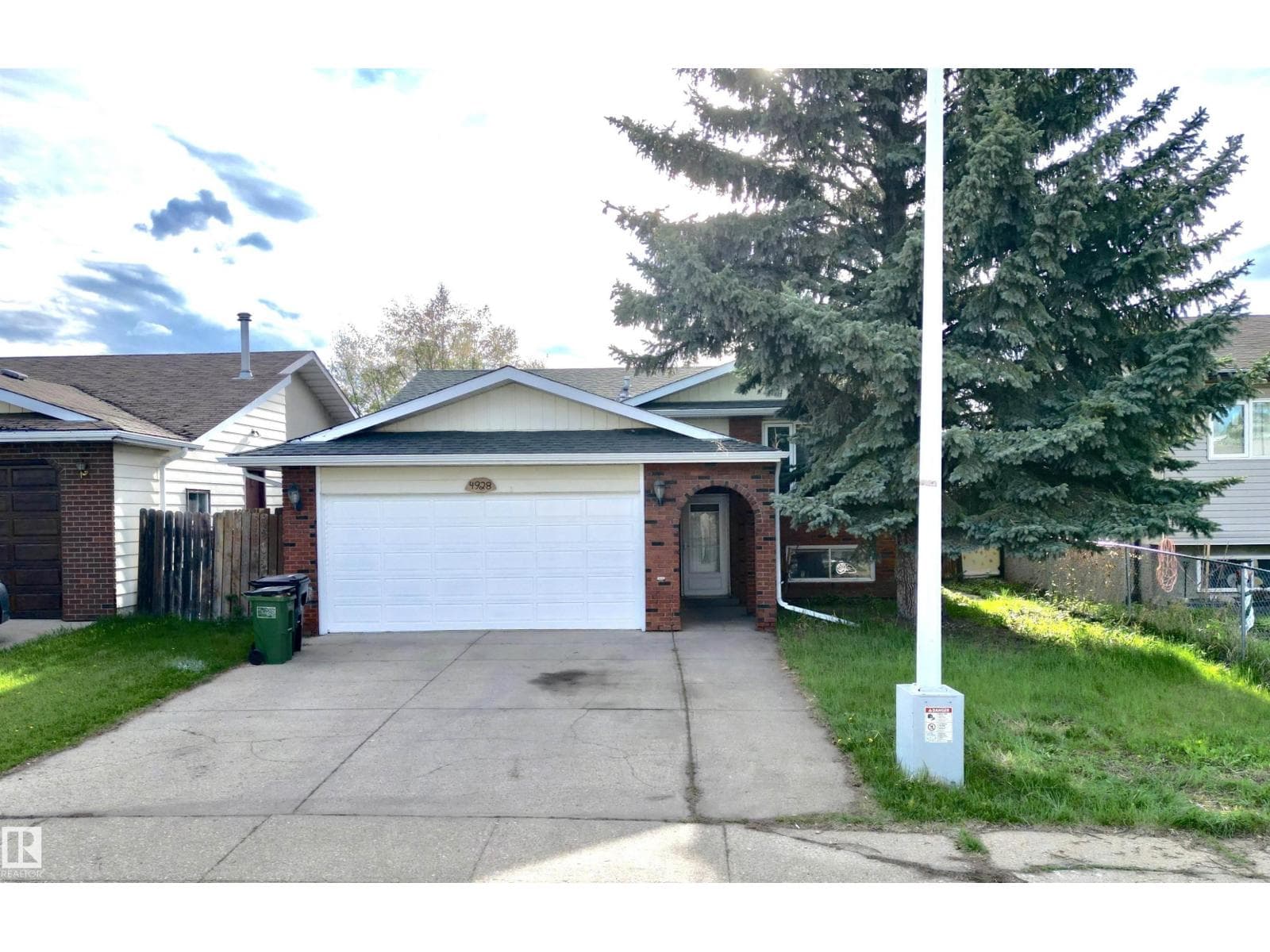 4928 31 AV NW