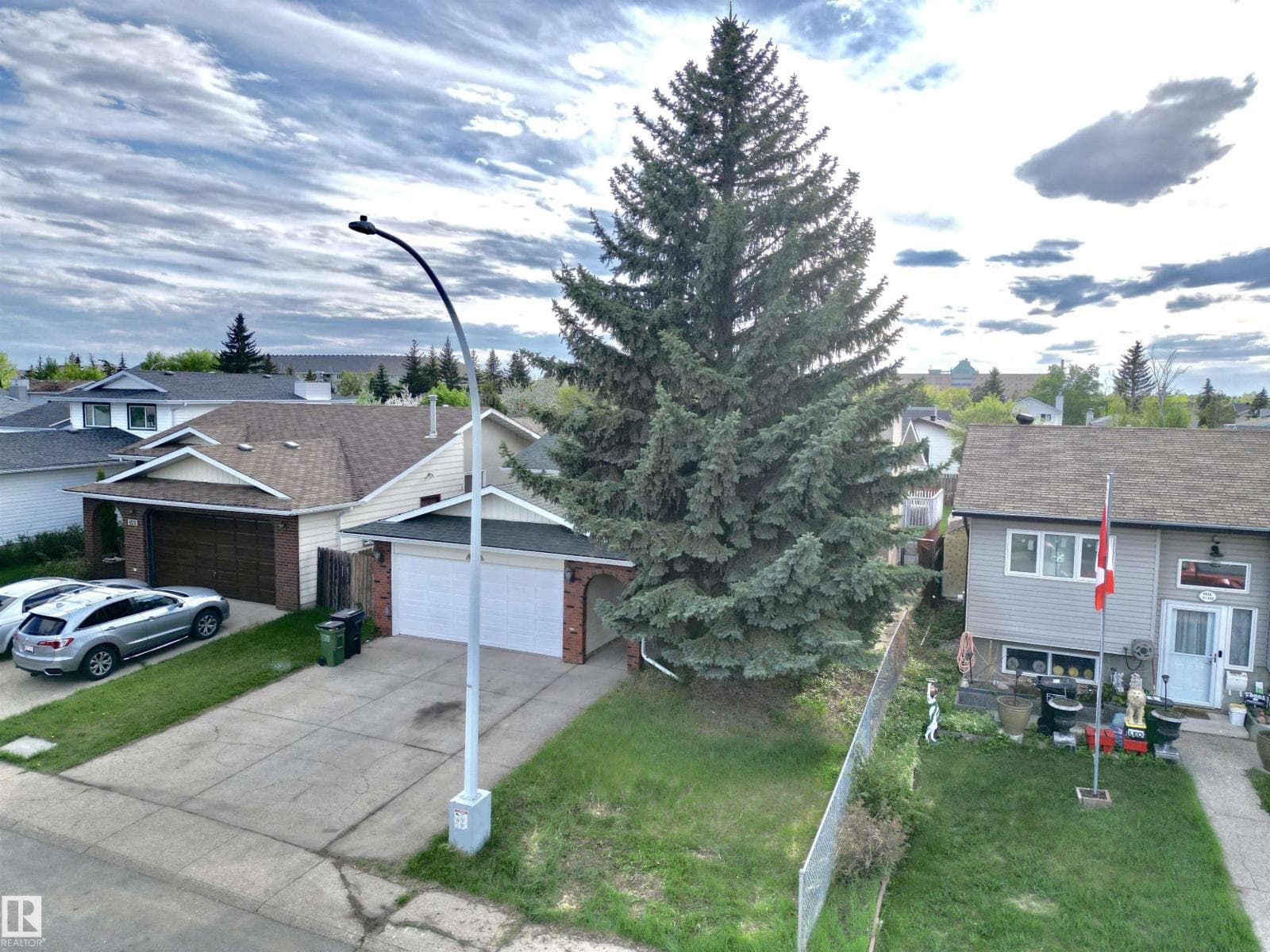 4928 31 AV NW — photo 5