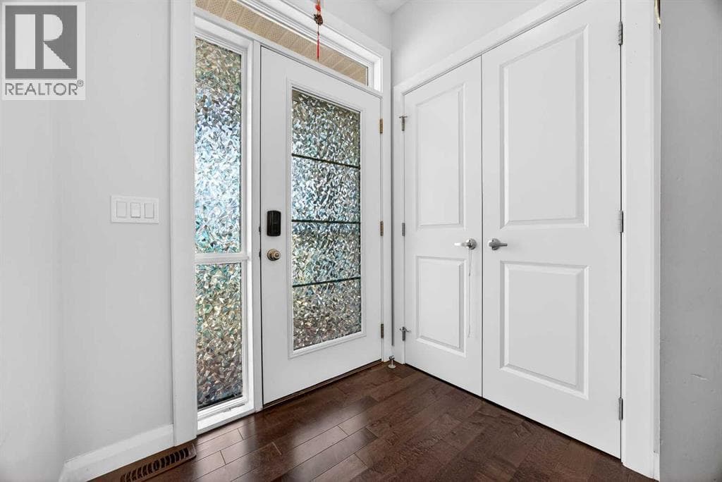 439 Redstone Drive NE — photo 4