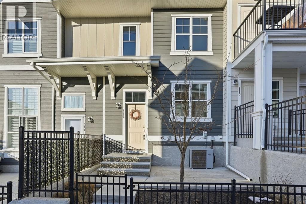 812 Cranbrook Walk SE photo 6