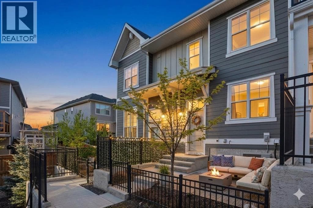 812 Cranbrook Walk SE photo 2