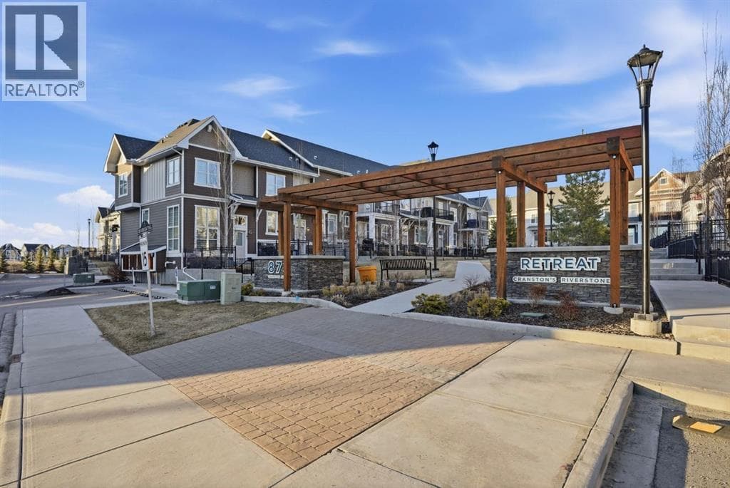 812 Cranbrook Walk SE photo 7