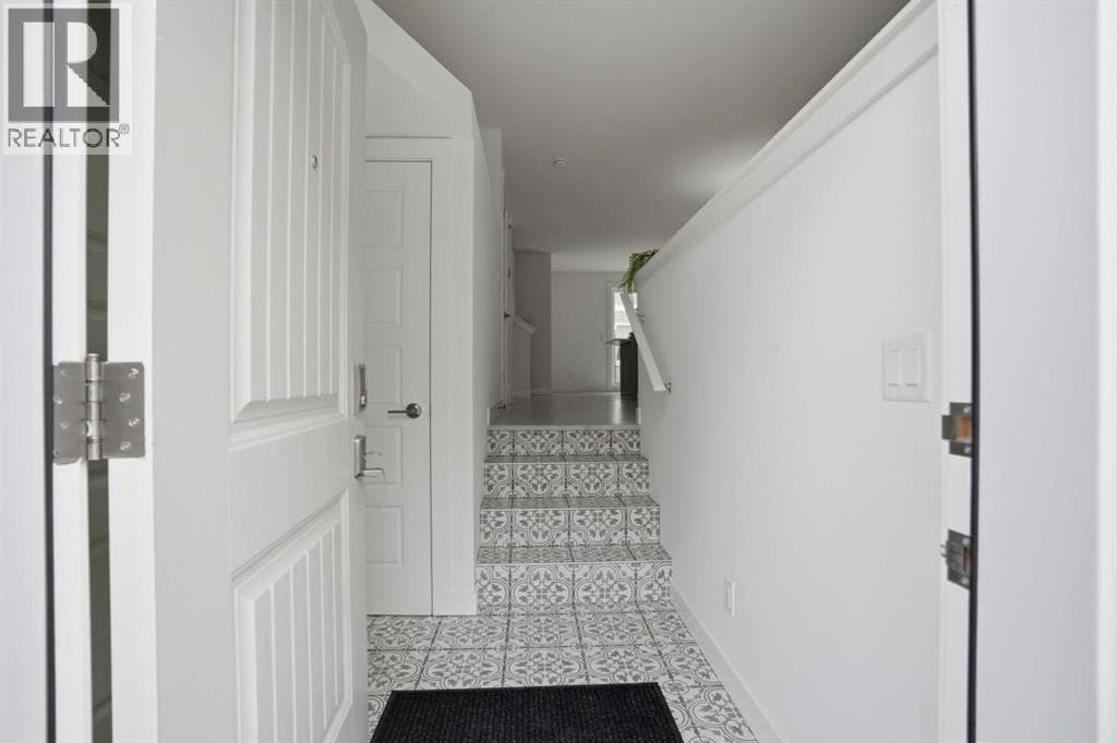 812 Cranbrook Walk SE photo 8