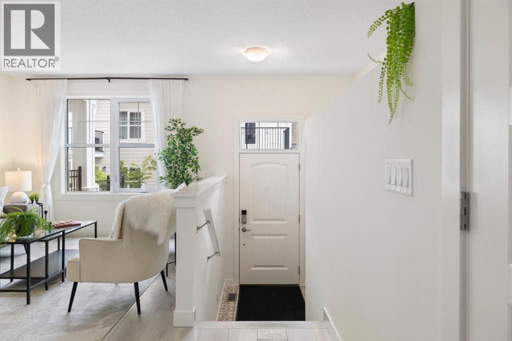 812 Cranbrook Walk SE photo 9