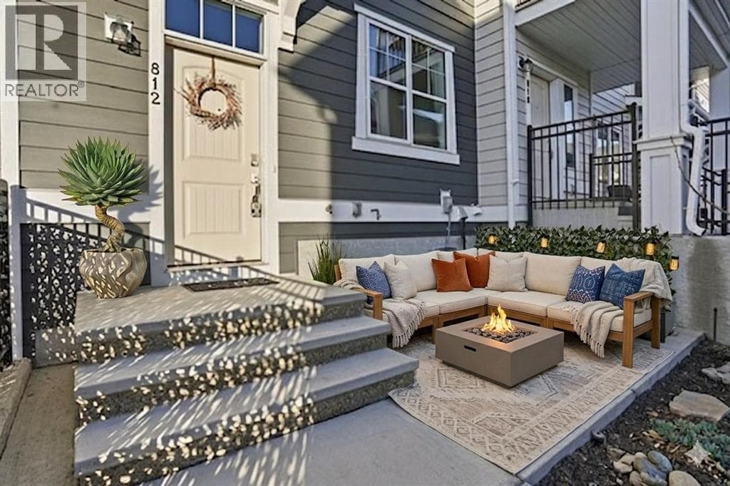 812 Cranbrook Walk SE photo 4
