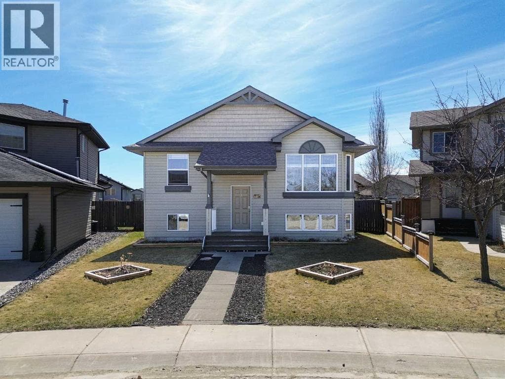 4407 58 Street Close — photo 2