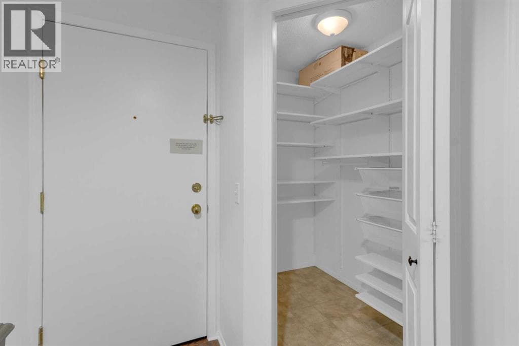 306, 6000 Somervale Court SW — photo 4