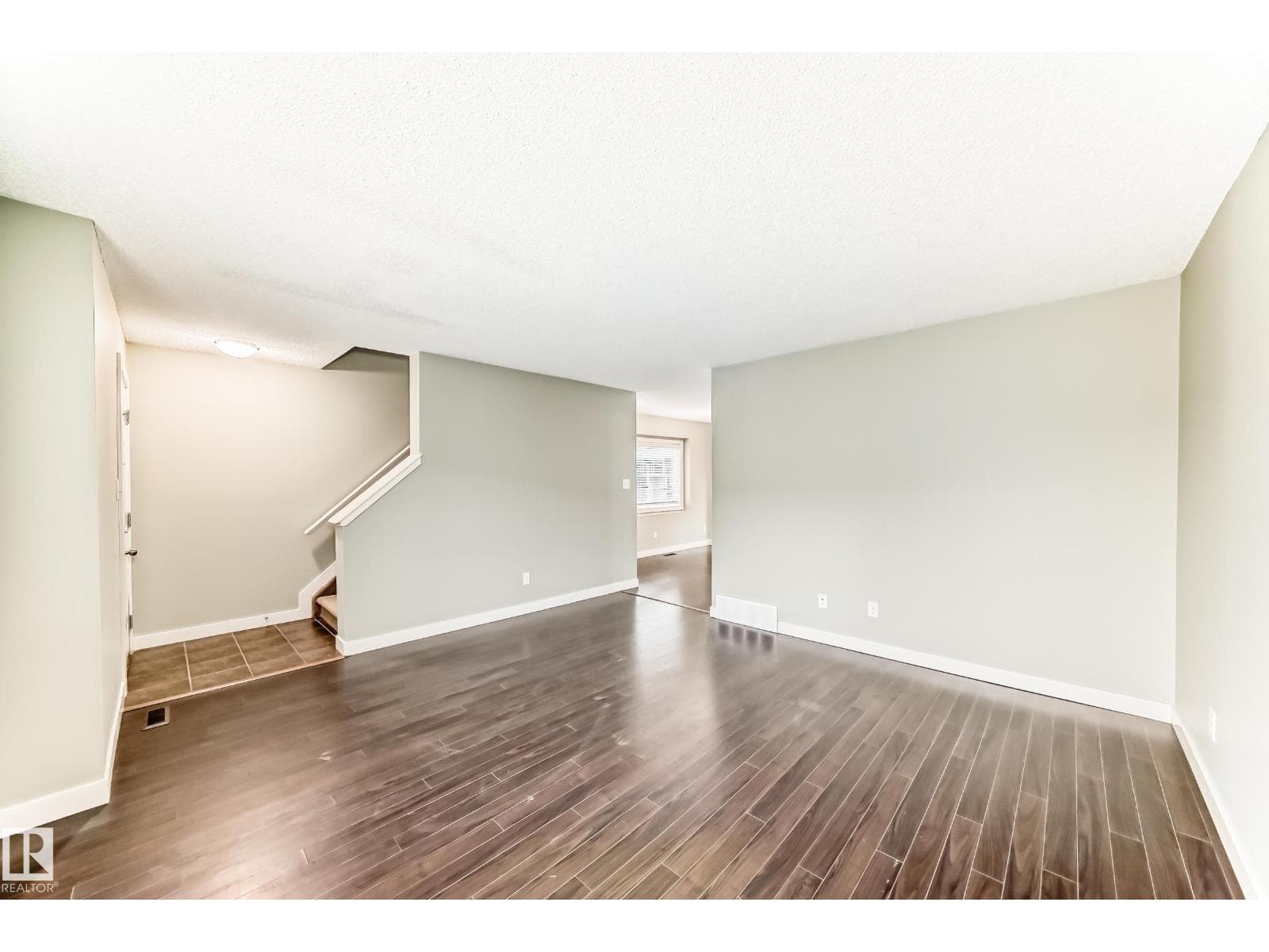 #47 12004 22 AV SW — photo 5