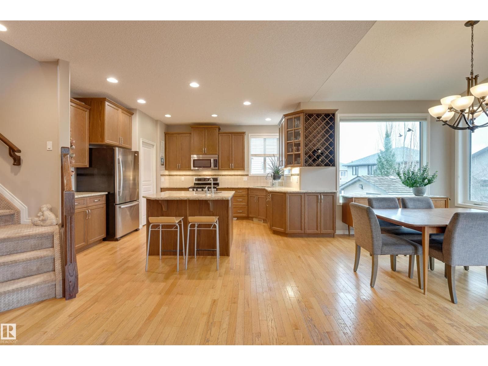 20645 93A AV NW — photo 3