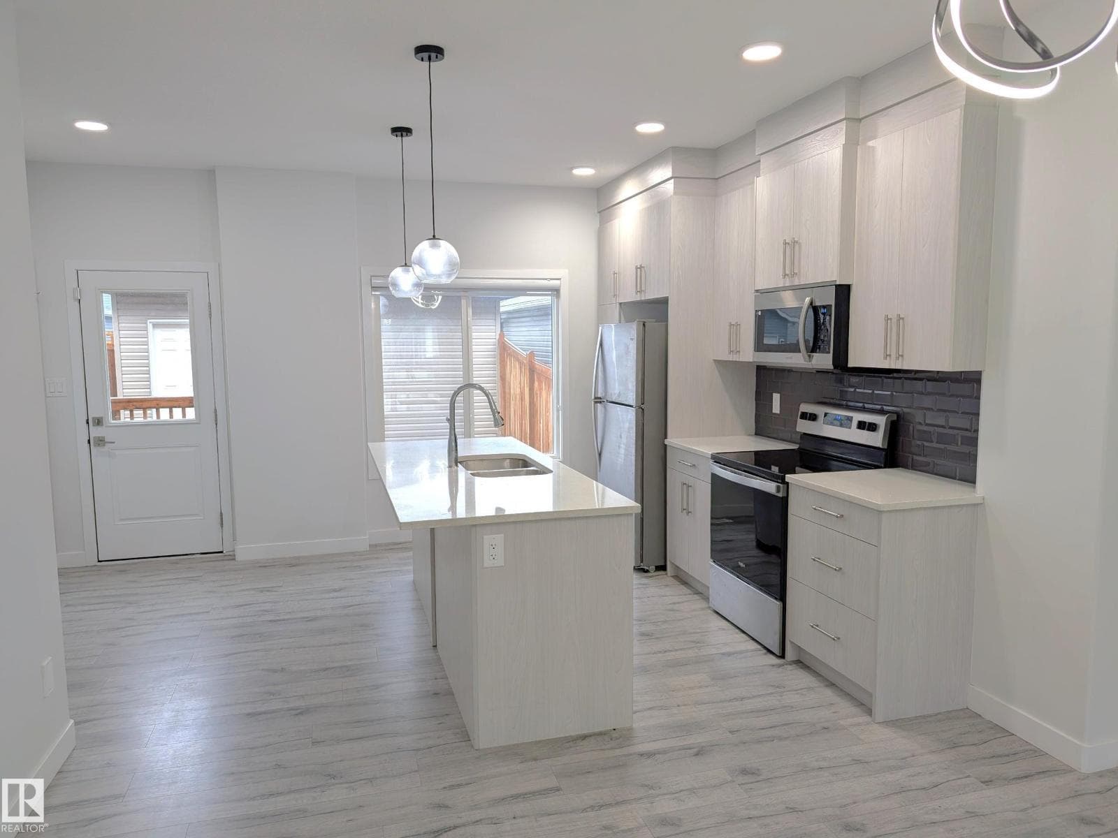 9455 COLAK LN SW — photo 4