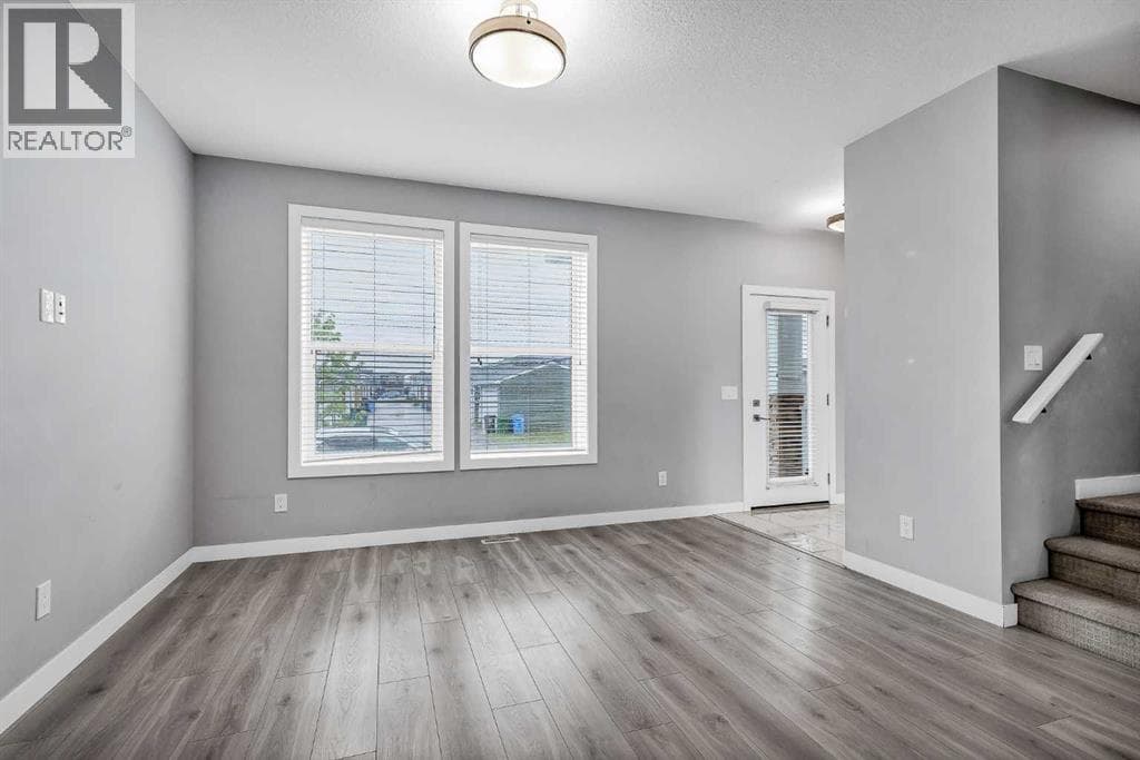 25 Red Embers Place NE — photo 2