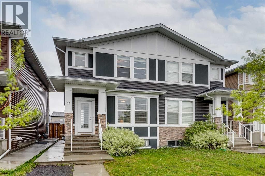 25 Red Embers Place NE