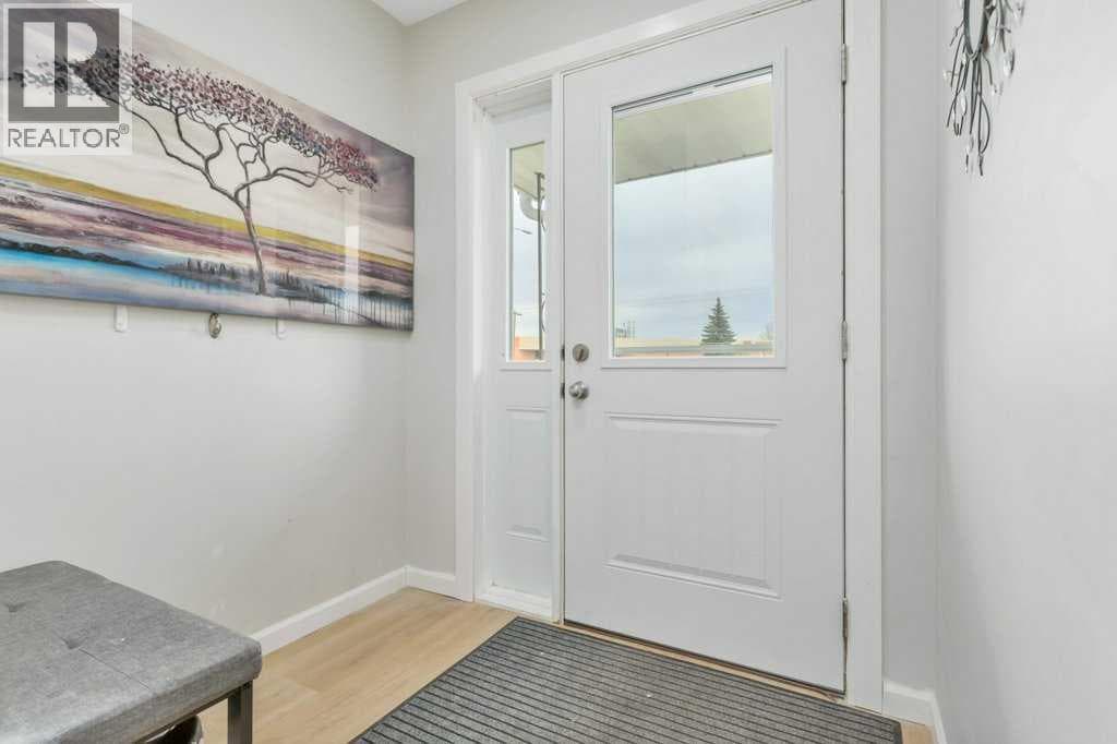 5606 58 Street — photo 3