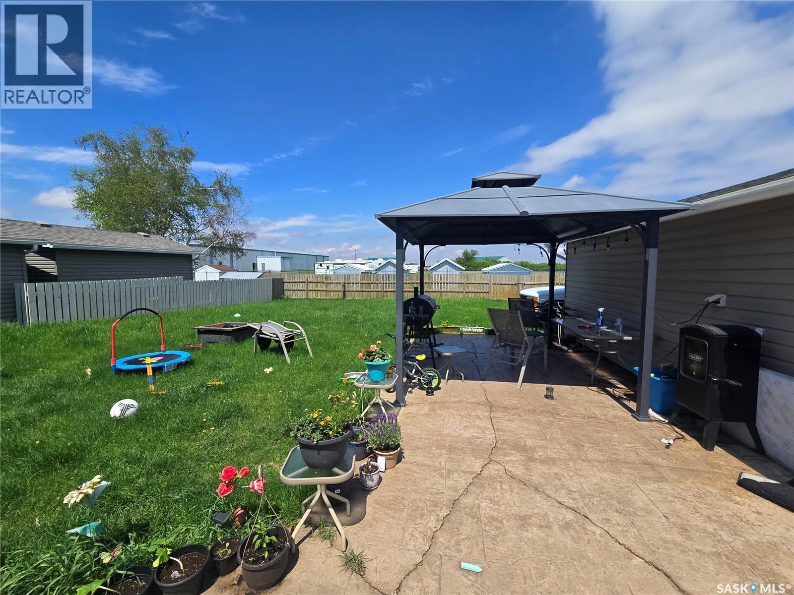 334 Moltke AVENUE — photo 4